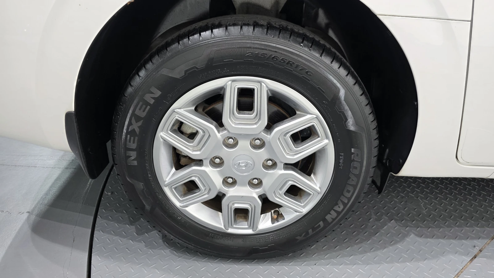 Hyundai Staria Modern* BLIND SPOT* ПОДГРЕВ ВОЛАН* КРАЙНА ЦЕНА, снимка 5 - Автомобили и джипове - 55348382