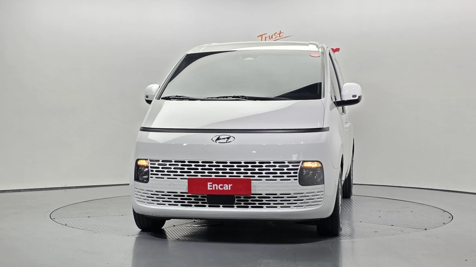 Hyundai Staria Modern* BLIND SPOT* ПОДГРЕВ ВОЛАН* КРАЙНА ЦЕНА, снимка 3 - Автомобили и джипове - 55348382