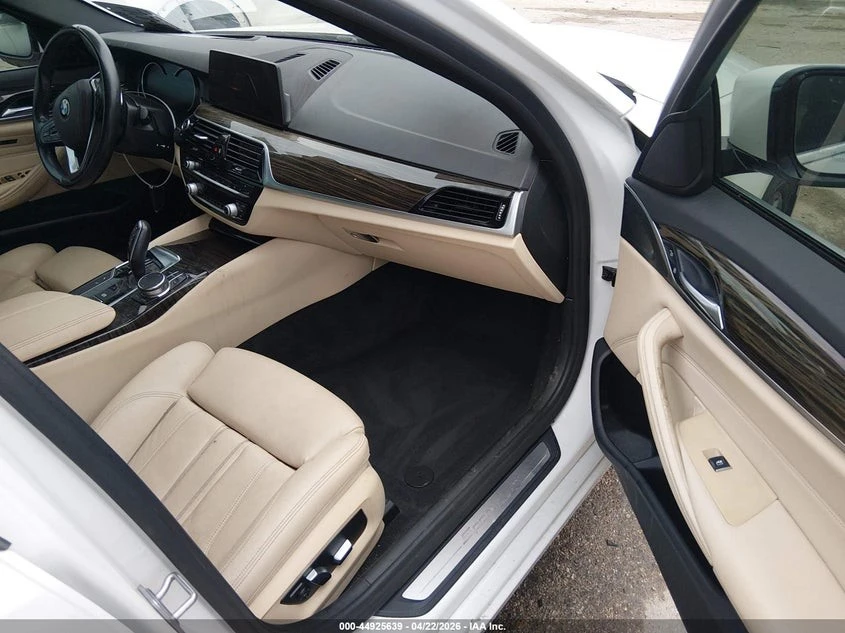 BMW 540 HEAD UP* 360* ВАКУМ* ADAPTIVE LED, снимка 5 - Автомобили и джипове - 55538295