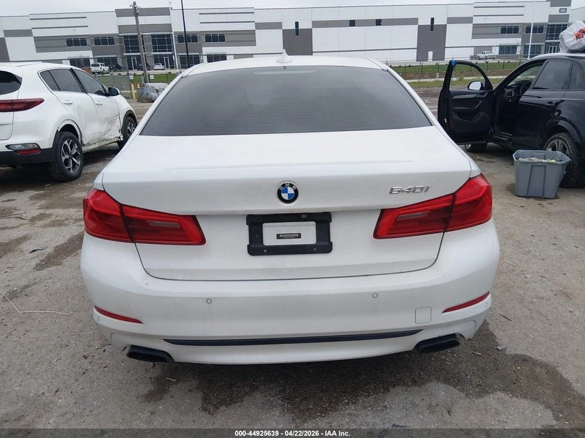 BMW 540 HEAD UP* 360* ВАКУМ* ADAPTIVE LED, снимка 15 - Автомобили и джипове - 55538295