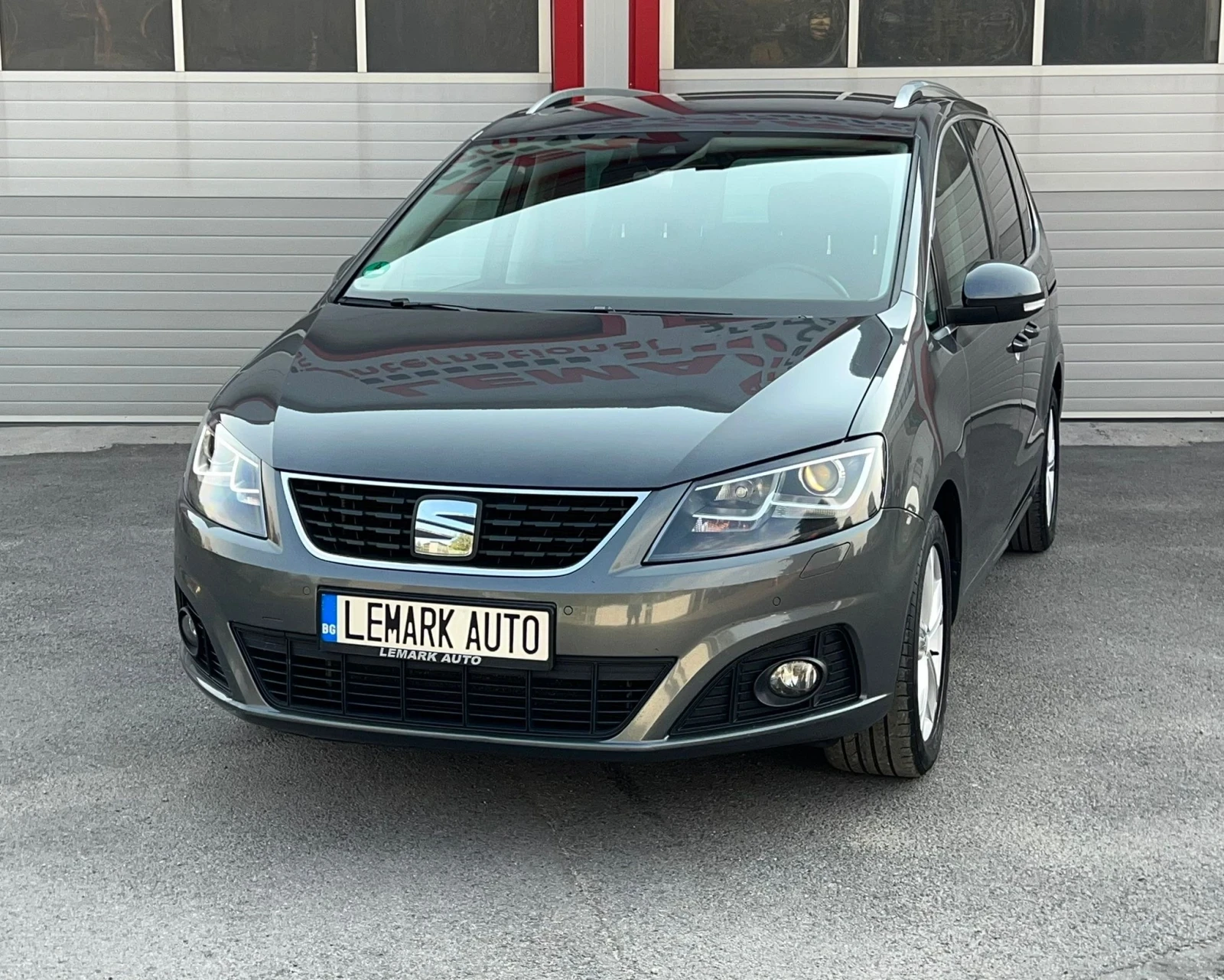 Seat Alhambra 1.4I AUTOMATIK NAVI KAMERA 7-МЕСТНА EVRO 6D ЛИЗИНГ, снимка 4 - Автомобили и джипове - 55975384
