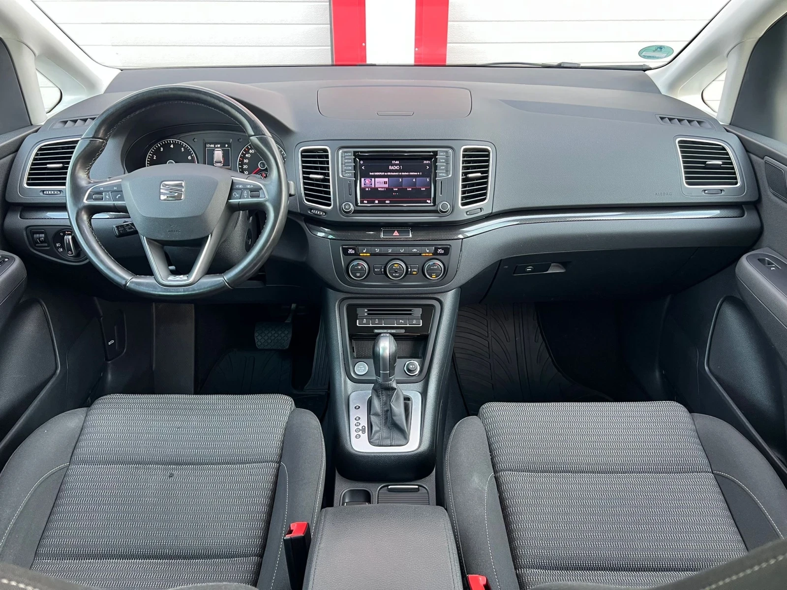 Seat Alhambra 1.4I AUTOMATIK NAVI KAMERA 7-МЕСТНА EVRO 6D ЛИЗИНГ, снимка 13 - Автомобили и джипове - 55975384