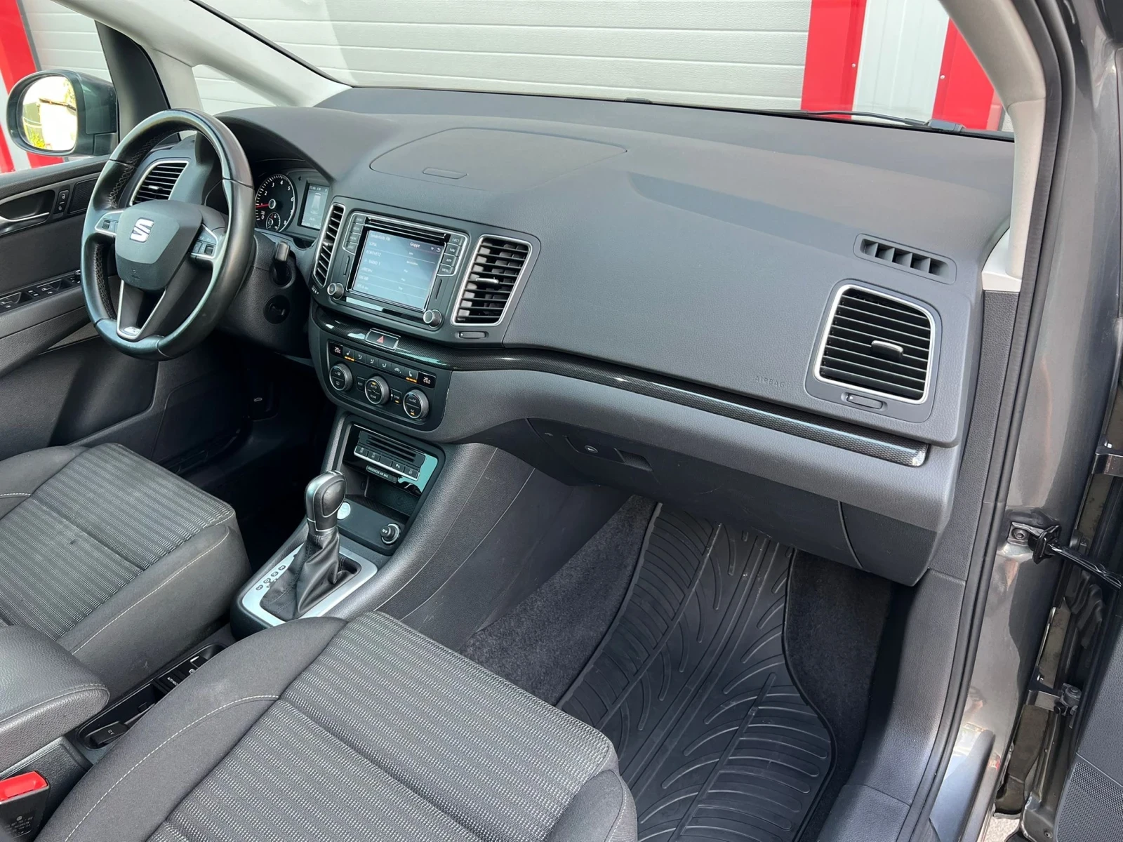 Seat Alhambra 1.4I AUTOMATIK NAVI KAMERA 7-МЕСТНА EVRO 6D ЛИЗИНГ, снимка 14 - Автомобили и джипове - 55975384