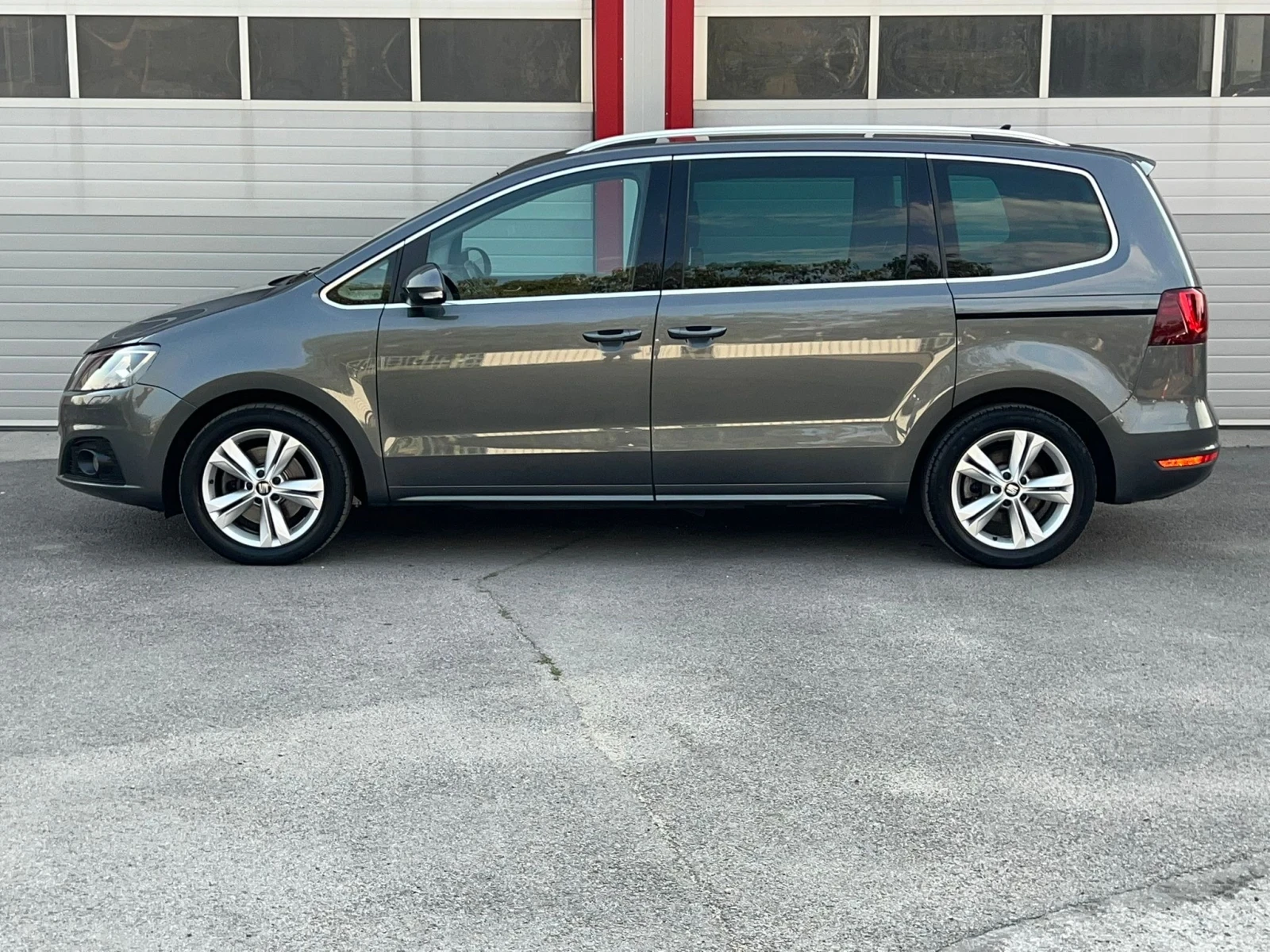 Seat Alhambra 1.4I AUTOMATIK NAVI KAMERA 7-МЕСТНА EVRO 6D ЛИЗИНГ, снимка 6 - Автомобили и джипове - 55975384