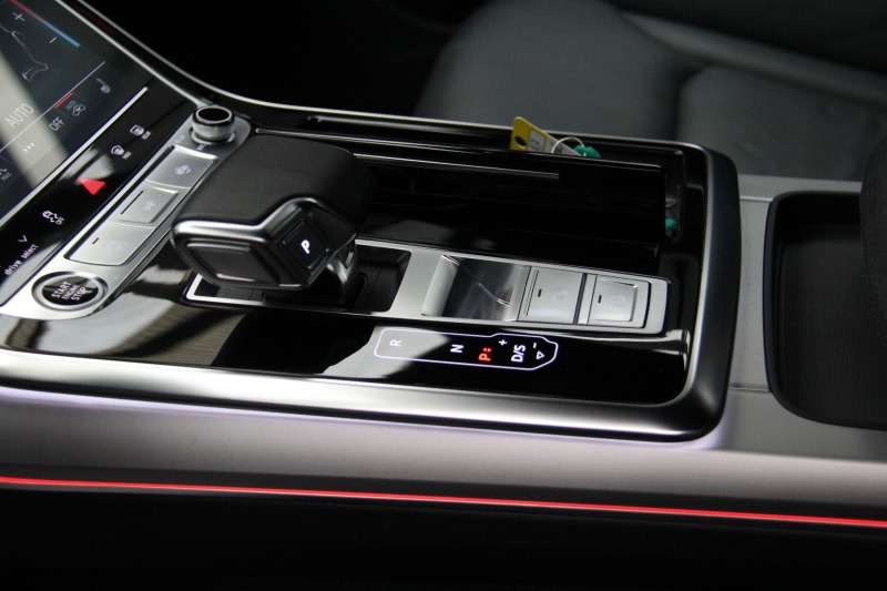 Audi Q7  55TFSI/S-Line/Quattro/Virtual/Подгрев, снимка 12 - Автомобили и джипове - 41871214