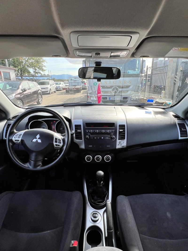 Mitsubishi Outlander 2.0D, снимка 13 - Автомобили и джипове - 47516608