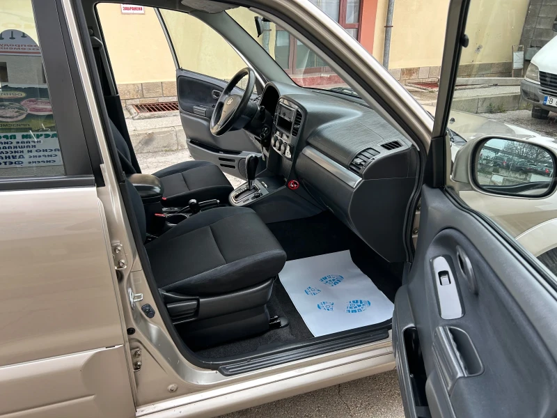 Suzuki Vitara 2.0i 4x4 КЛИМАТИК , снимка 9 - Автомобили и джипове - 52877063