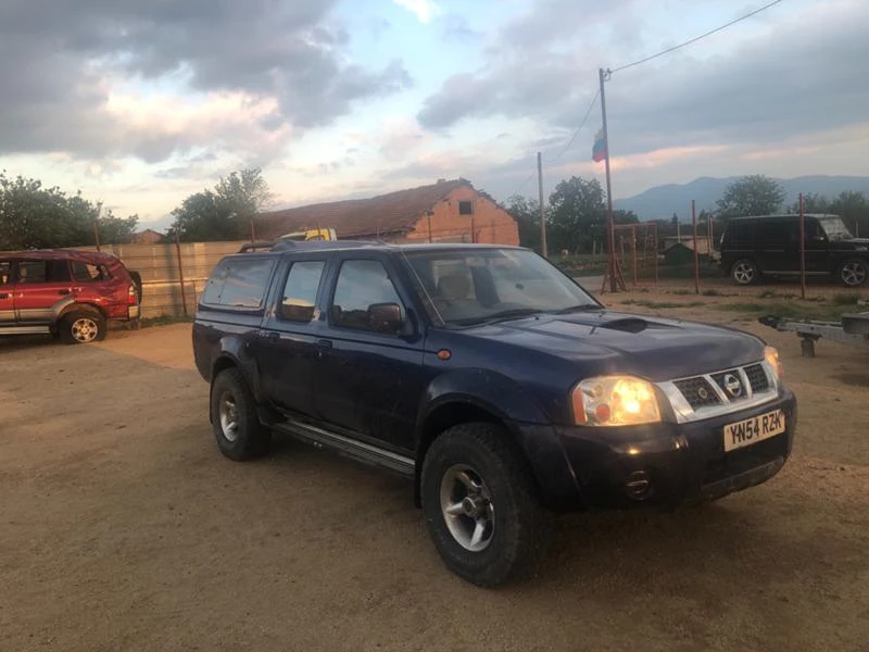 Nissan Navara 3 броя, снимка 1 - Автомобили и джипове - 48231786