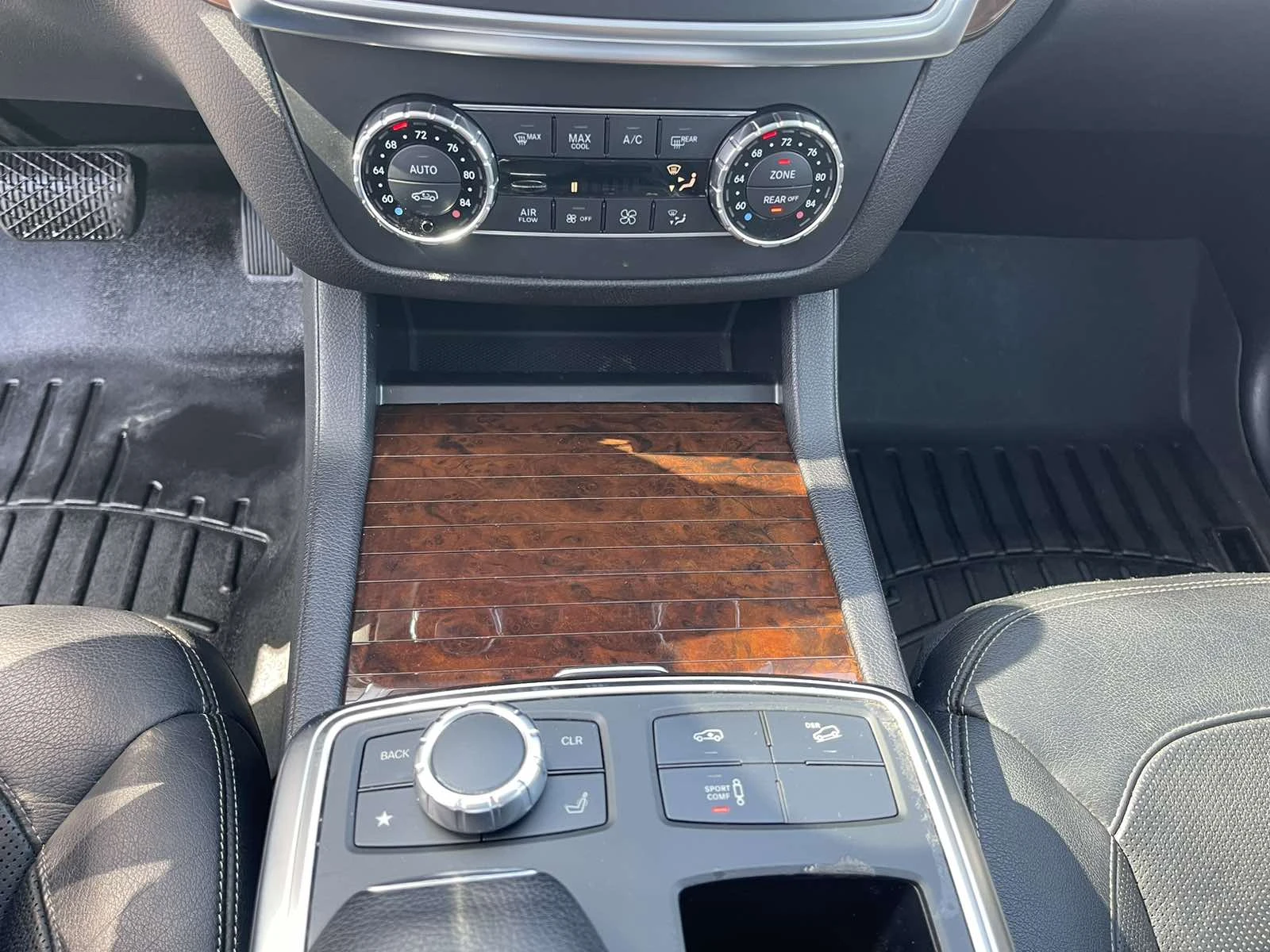 Mercedes-Benz GL 550 AMG PACK V8 TV PANORAMA 7-МЕСТЕН, снимка 16 - Автомобили и джипове - 54228220