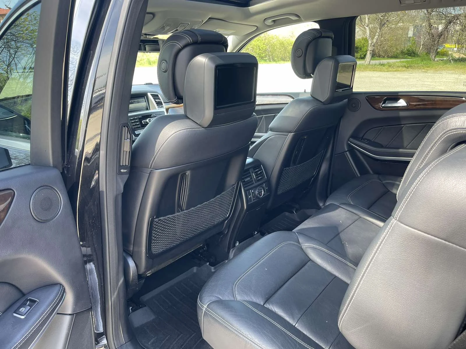 Mercedes-Benz GL 550 AMG PACK V8 TV PANORAMA 7-МЕСТЕН, снимка 10 - Автомобили и джипове - 54228220