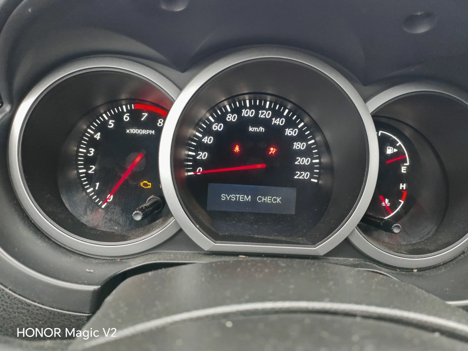 Suzuki Grand vitara 2.4, снимка 14 - Автомобили и джипове - 54380833