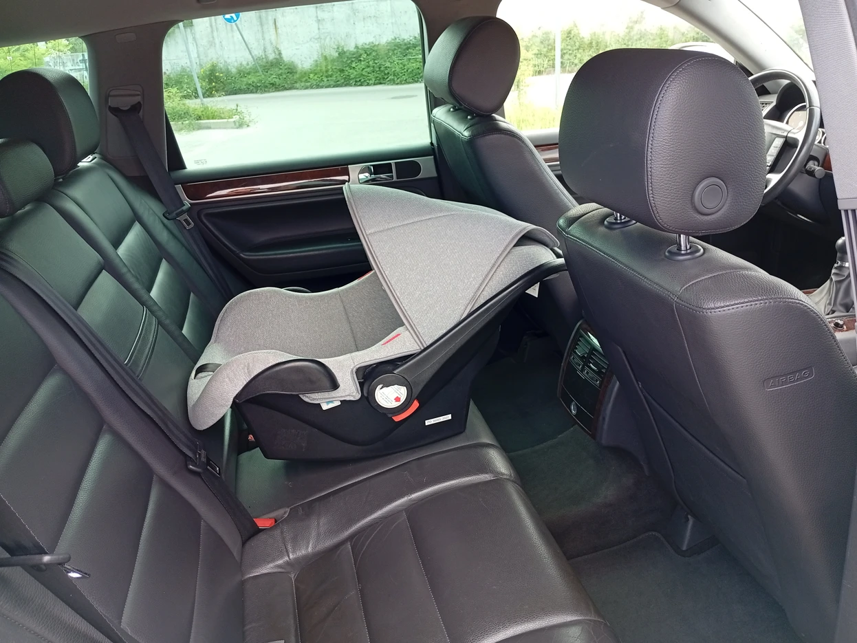 VW Touareg, снимка 10 - Автомобили и джипове - 54770621
