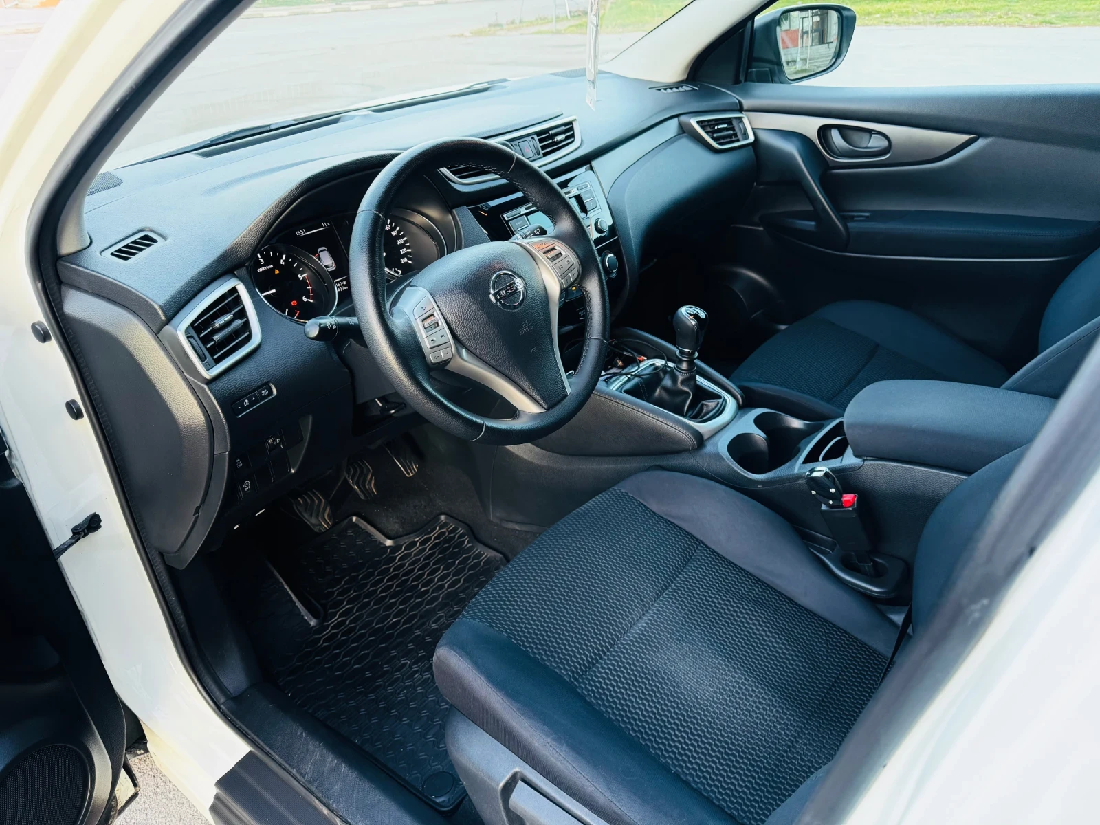 Nissan Qashqai 1.5 DCI * 110 к.с * PURE DRIVE * , снимка 10 - Автомобили и джипове - 55102819