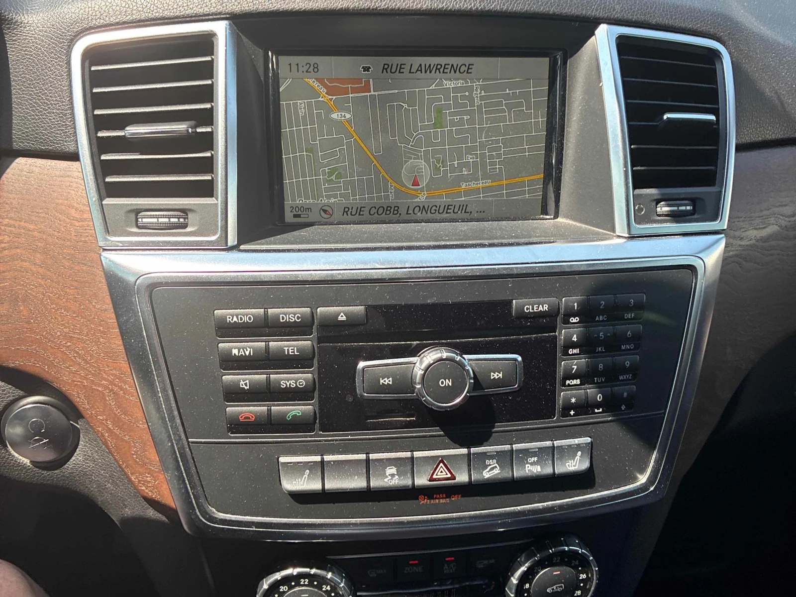Mercedes-Benz ML 350 D AMG * * НА ПРУЖИНИ * * CARFAX * * АВТО КРЕДИT, снимка 8 - Автомобили и джипове - 55153506