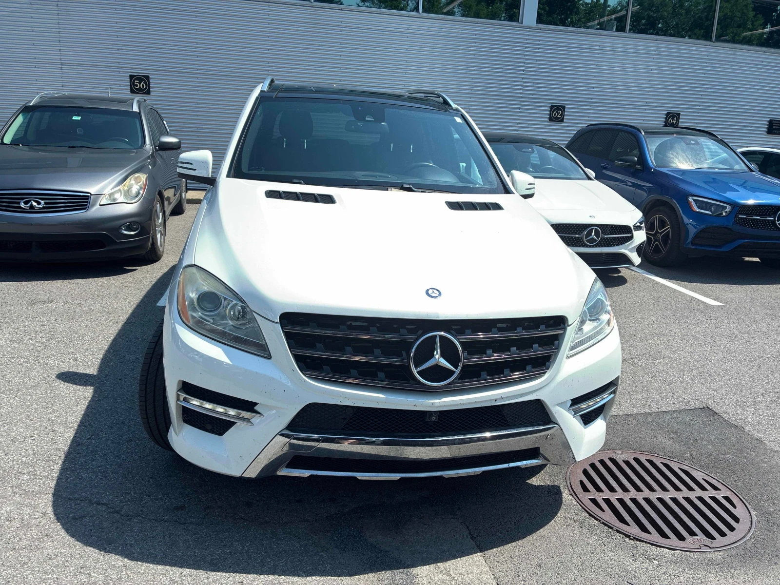 Mercedes-Benz ML 350 D AMG * * НА ПРУЖИНИ * * CARFAX * * АВТО КРЕДИT, снимка 3 - Автомобили и джипове - 55153506
