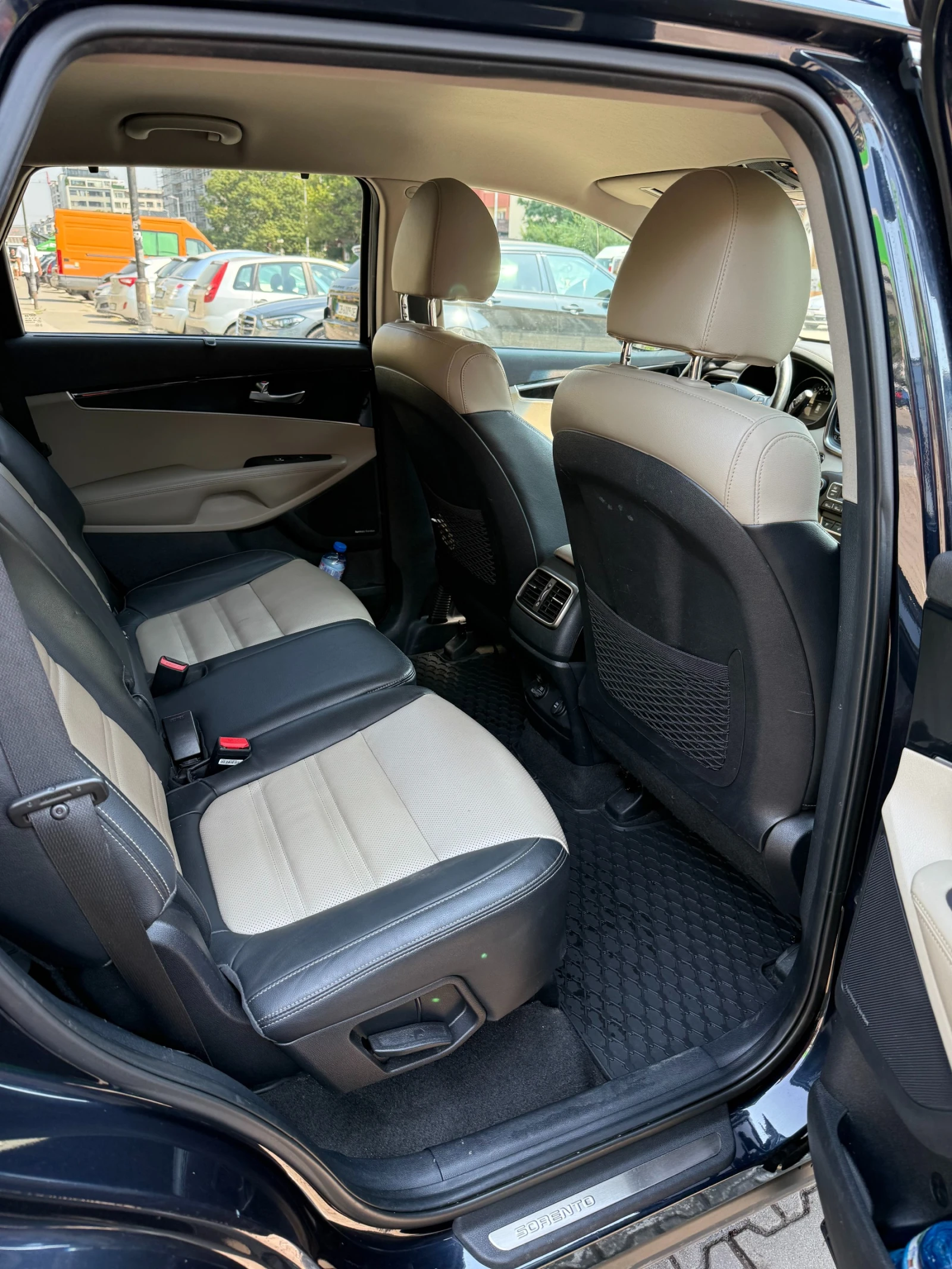 Kia Sorento, снимка 3 - Автомобили и джипове - 55726572