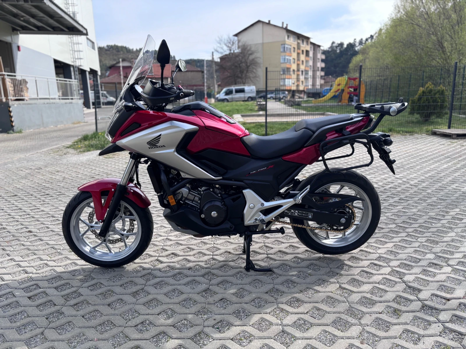 Honda Nc Уникат* DCT* ABS* LED* 3 куфара* Подаръци в описан, снимка 8 - Мотоциклети и мототехника - 54205310