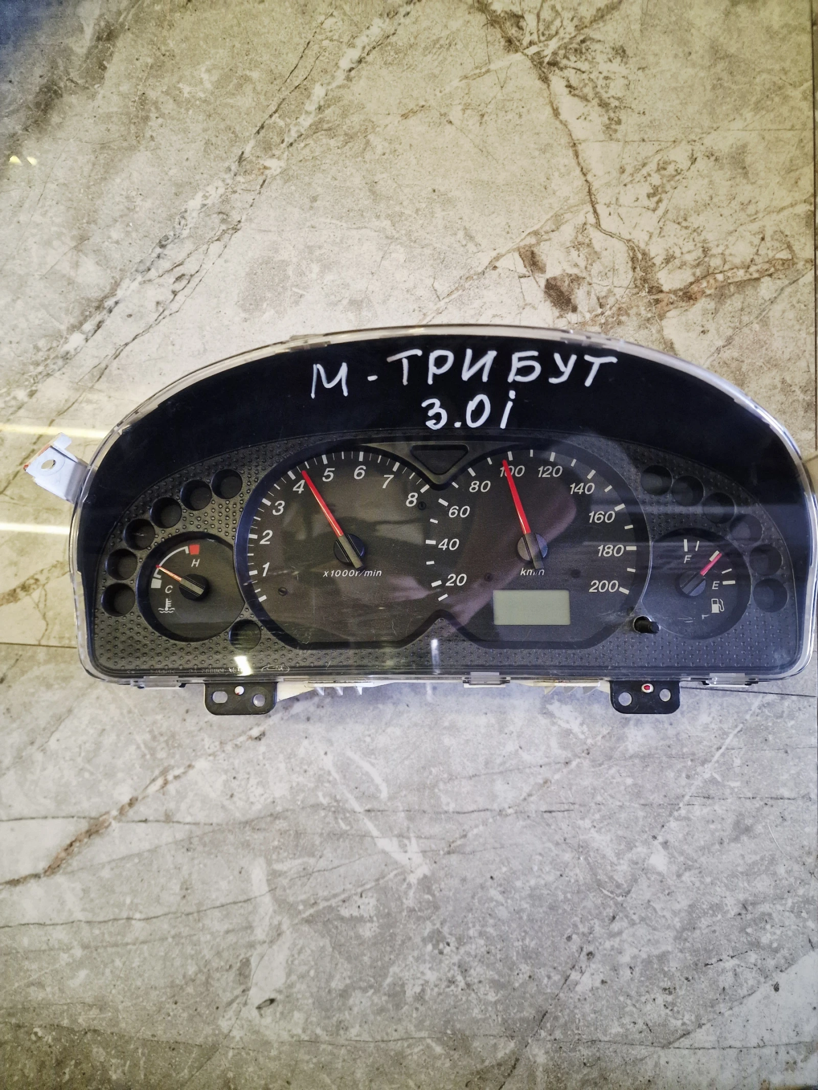 километраж за MAZDA TRIBUTE 3.0i V6 (2000-2008) 