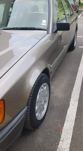 Mercedes-Benz 124, снимка 12