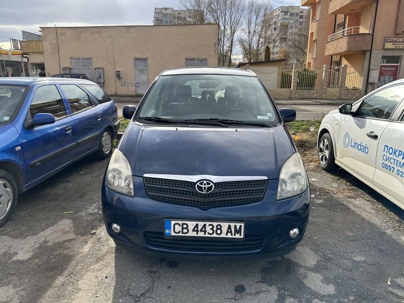 Toyota Corolla verso 1.8 VVTI, снимка 2 - Автомобили и джипове - 45351843