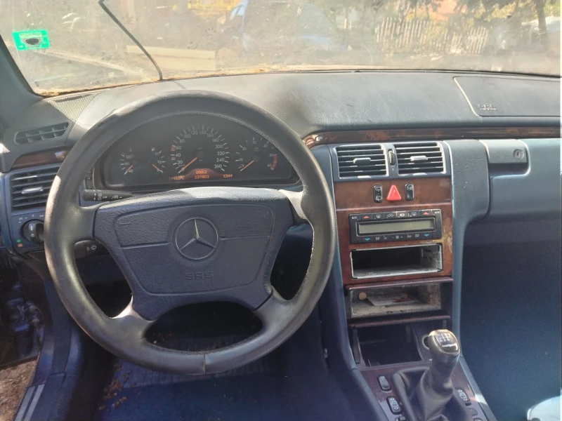 Mercedes-Benz E 250, снимка 6 - Автомобили и джипове - 47483819