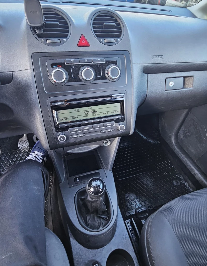 VW Caddy 1.6 TDI/ 7-МЕСТЕН/ ТЕГЛИЧ/, снимка 9 - Автомобили и джипове - 48037588