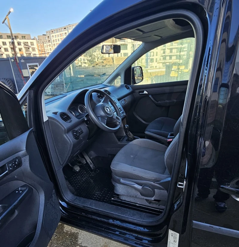 VW Caddy 1.6 TDI/ 7-МЕСТЕН/ ТЕГЛИЧ/, снимка 7 - Автомобили и джипове - 48037588