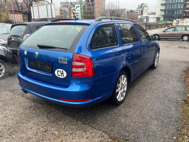 Skoda Octavia 2.0i VRS, снимка 6 - Автомобили и джипове - 48167404