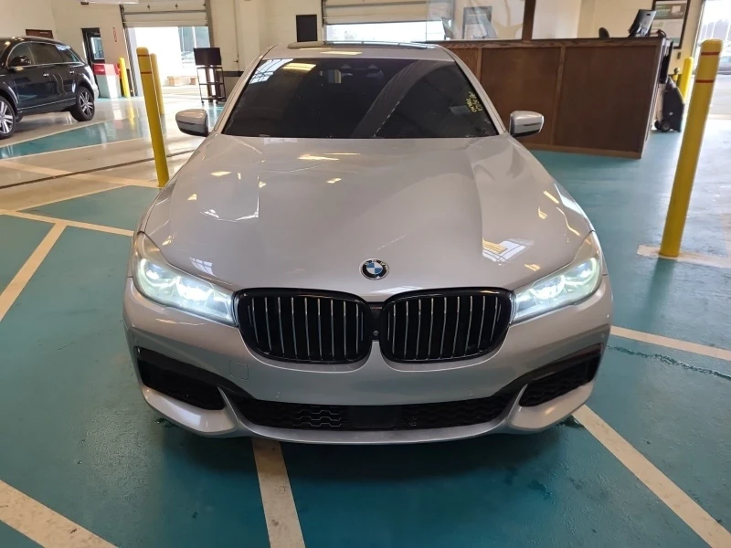 BMW 750, снимка 2 - Автомобили и джипове - 48806857