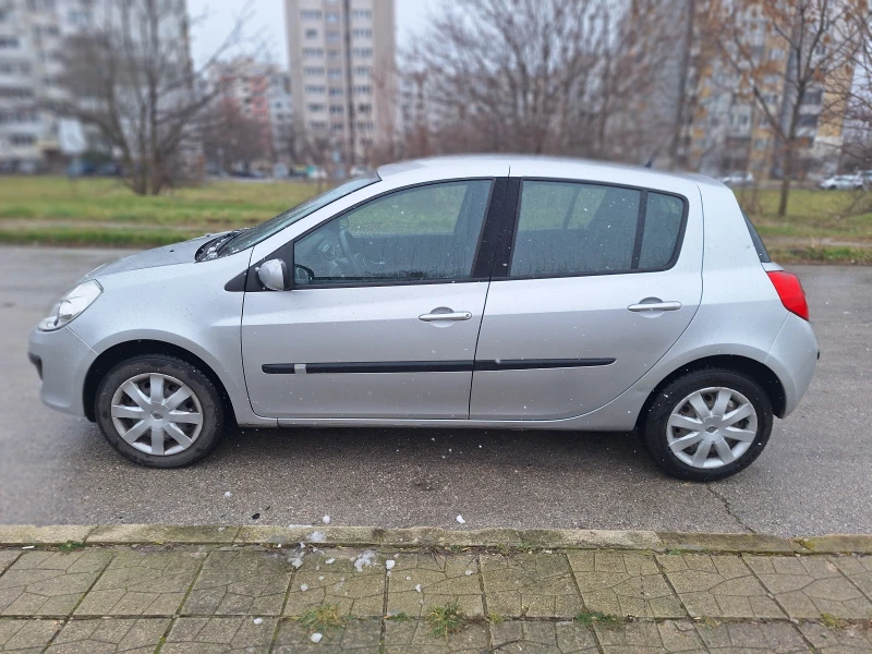 Renault Clio, снимка 2 - Автомобили и джипове - 49155617