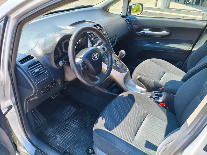 Toyota Auris Facelift , снимка 9 - Автомобили и джипове - 51038702