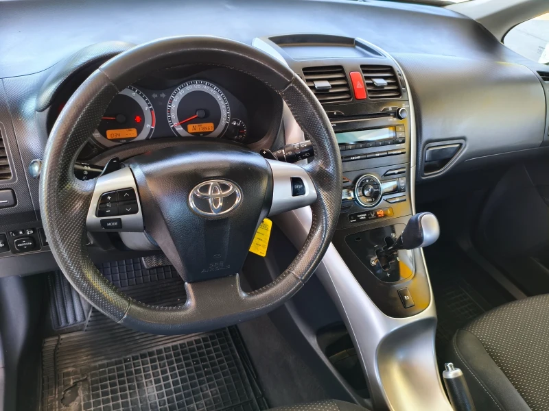 Toyota Auris Facelift , снимка 14 - Автомобили и джипове - 51038702