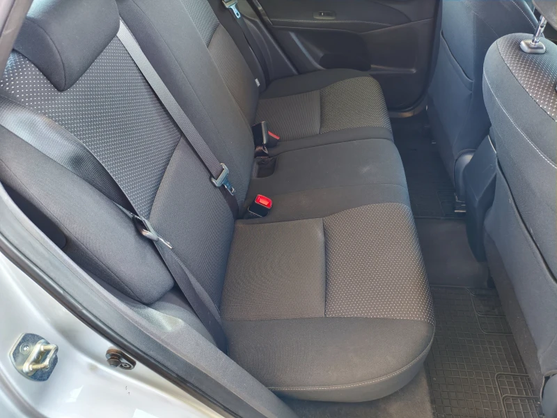 Toyota Auris Facelift , снимка 12 - Автомобили и джипове - 51038702