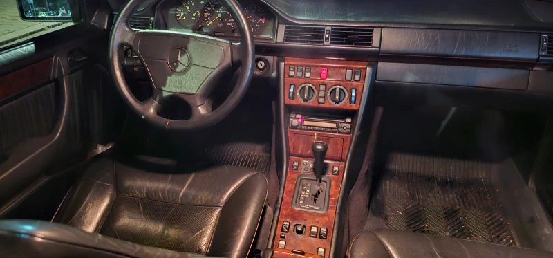 Mercedes-Benz 124 Е 2.8 Бензин - 7 местен , снимка 4 - Автомобили и джипове - 51827245