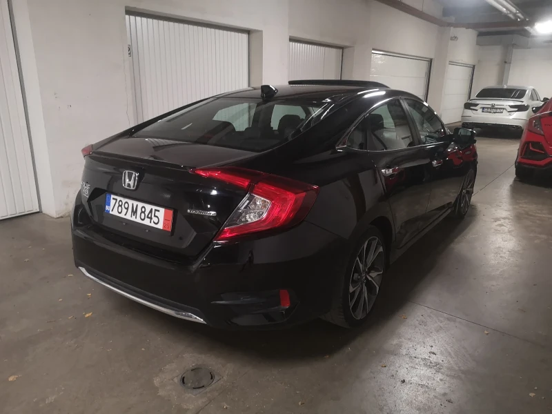 Honda Civic Touring Facelift , снимка 4 - Автомобили и джипове - 52579399