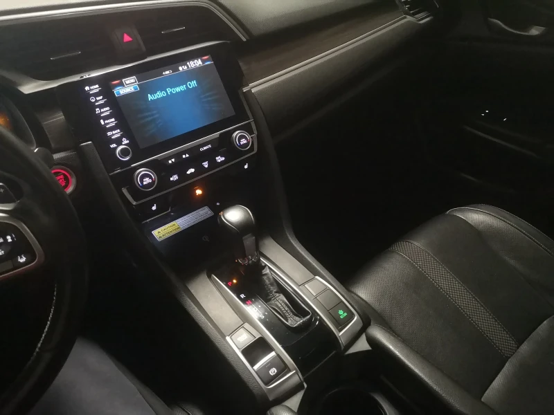 Honda Civic Touring Facelift , снимка 10 - Автомобили и джипове - 52579399