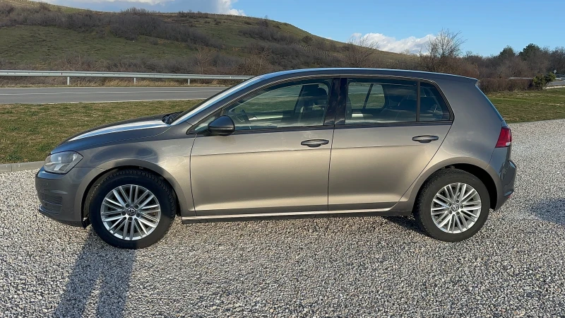 VW Golf 1.6TDI* MULTI* 360* NAVI* СЕРВИЗНА ИСТОРИЯ* , снимка 4 - Автомобили и джипове - 52774122