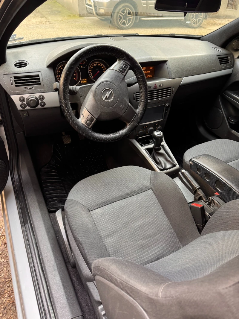 Opel Astra H GTC 1.4, снимка 9 - Автомобили и джипове - 53277795