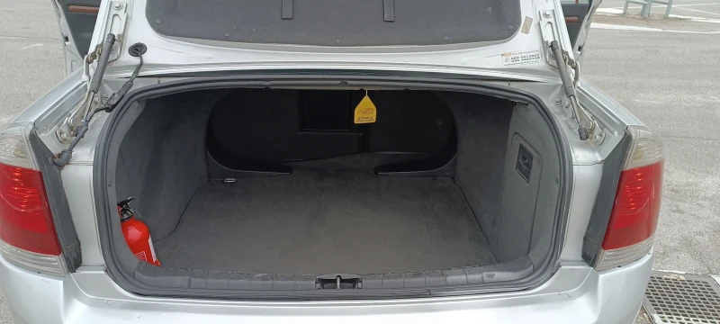 Opel Vectra 2.2dti, снимка 12 - Автомобили и джипове - 53272330