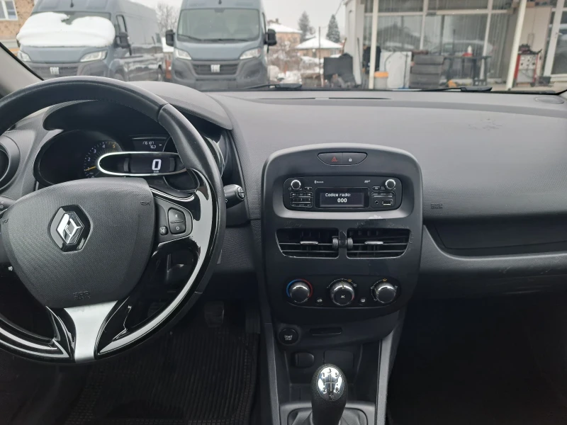 Renault Clio 1.5dci, снимка 11 - Автомобили и джипове - 53357344
