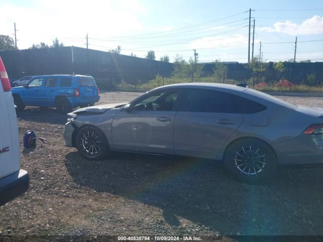 Honda Accord HYBRID SPORT-L, снимка 14 - Автомобили и джипове - 48195226