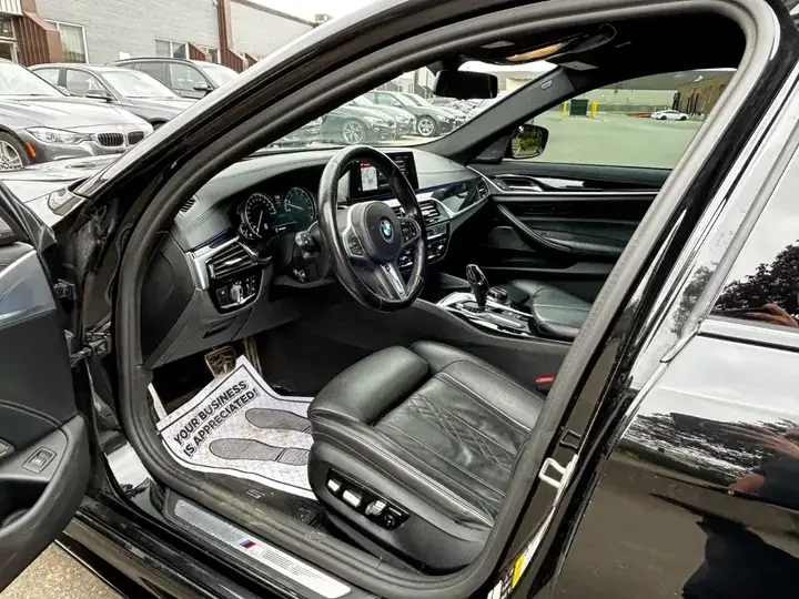 BMW 540 X-Drive* B58* Масаж* Обдухване* 360* Harman Kardon, снимка 8 - Автомобили и джипове - 55145082