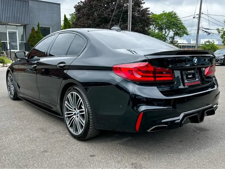 BMW 540 X-Drive* B58* Масаж* Обдухване* 360* Harman Kardon, снимка 3 - Автомобили и джипове - 55145082