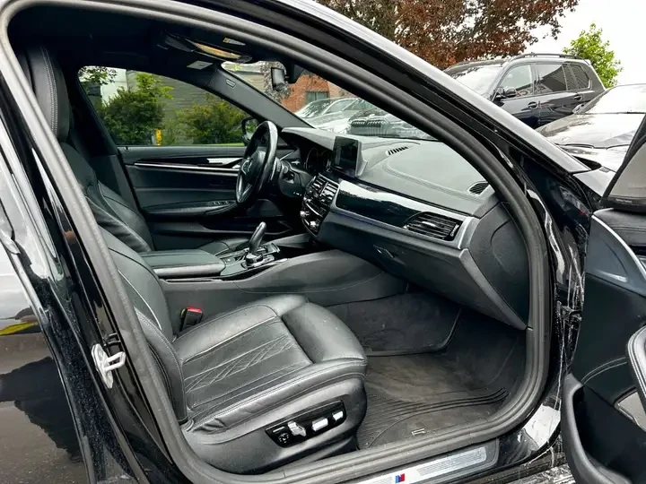 BMW 540 X-Drive* B58* Масаж* Обдухване* 360* Harman Kardon, снимка 9 - Автомобили и джипове - 55145082