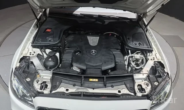 Mercedes-Benz E 400 COUPE / 4M / PANO / 360 / HUD / ОБДУХ / ЛИЗИНГ, снимка 6 - Автомобили и джипове - 55755037