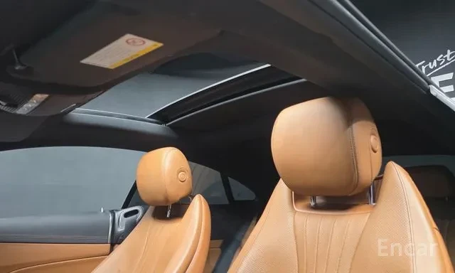 Mercedes-Benz E 400 COUPE / 4M / PANO / 360 / HUD / ОБДУХ / ЛИЗИНГ, снимка 15 - Автомобили и джипове - 55755037
