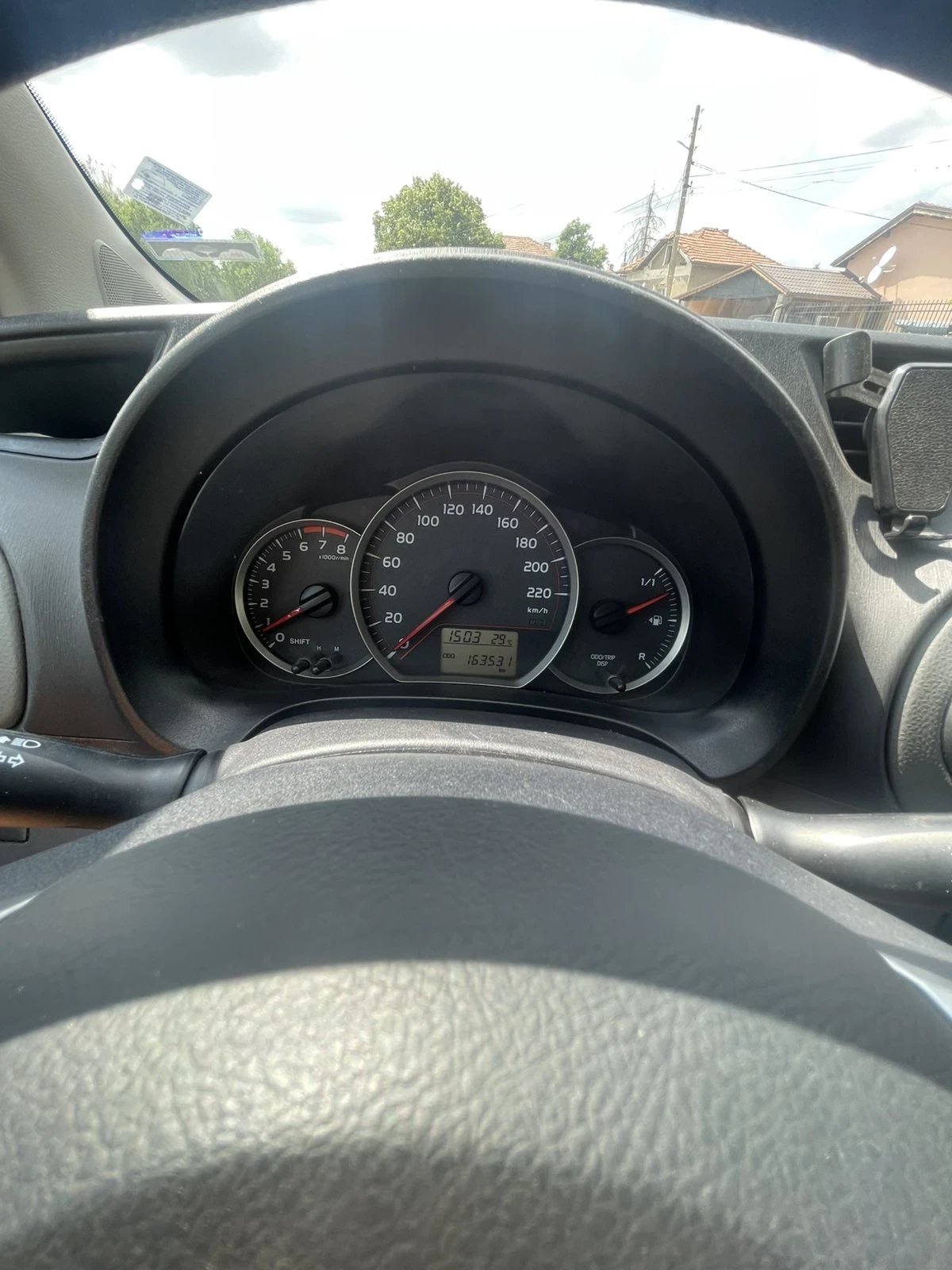 Toyota Yaris 1.3 - изображение 5