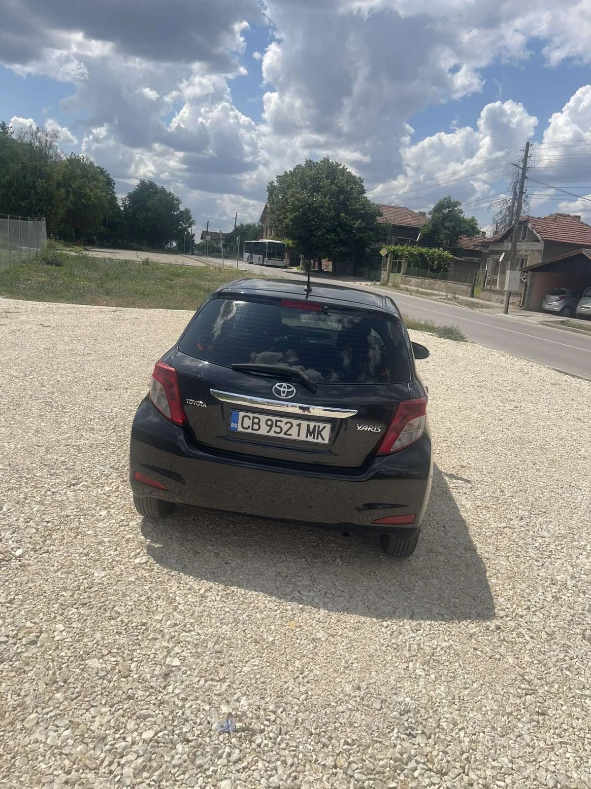 Toyota Yaris 1.3 - изображение 4