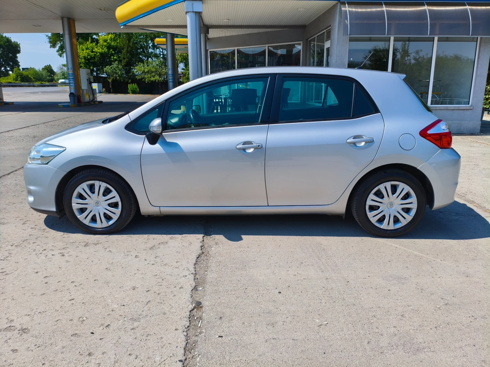 Toyota Auris Facelift  - изображение 8