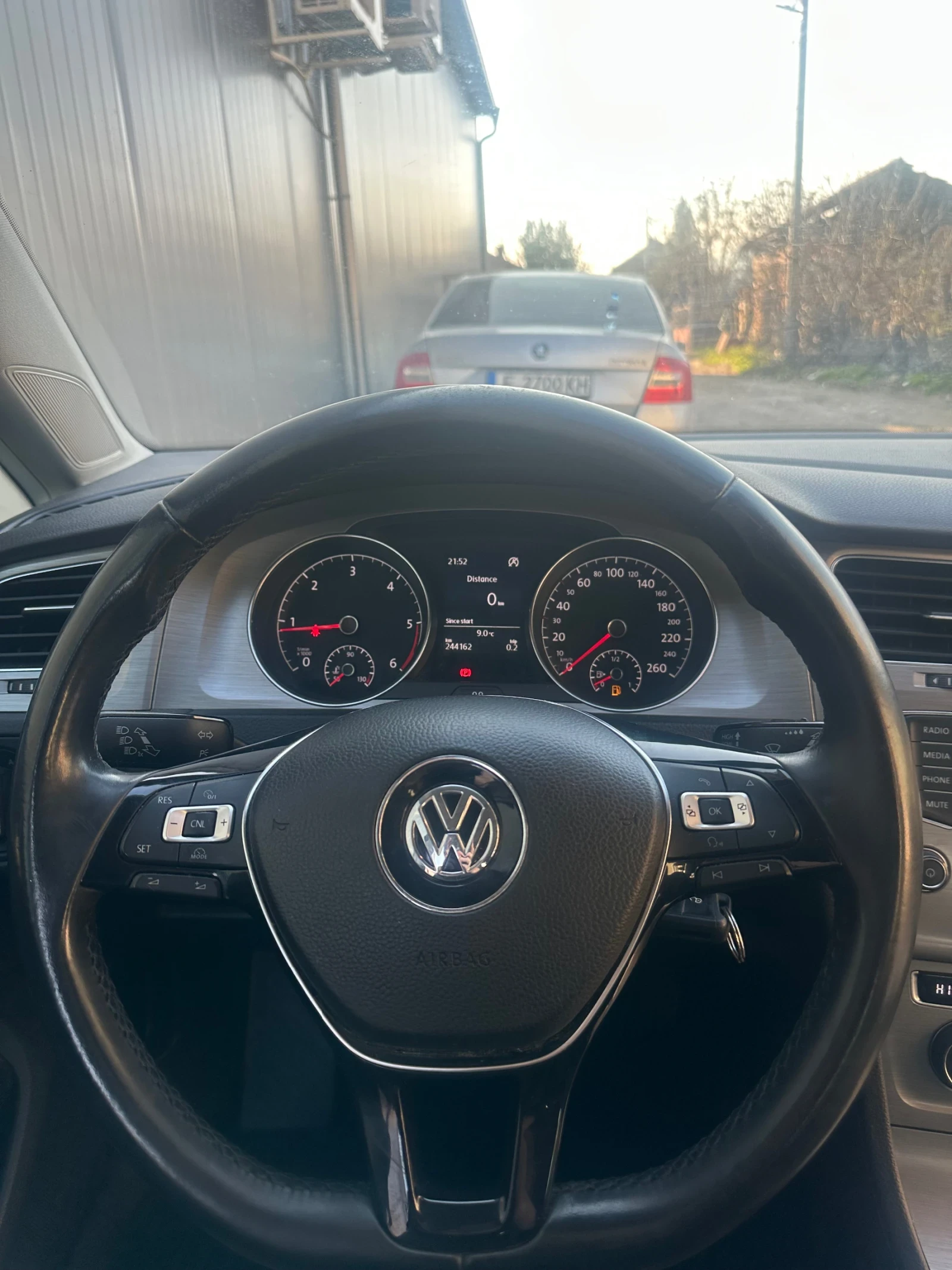 VW Golf 1.6TDI* MULTI* 360* NAVI* �������� �������*  | Mobile.bg � ����������� 13